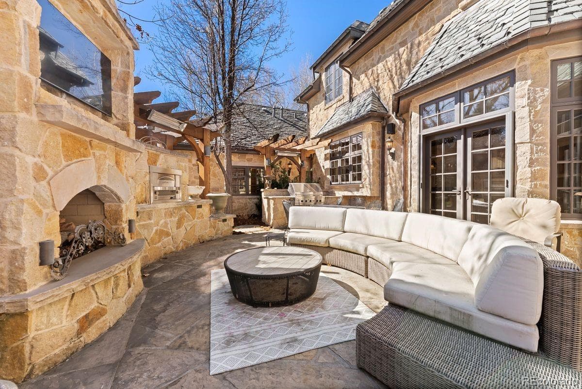 Cherry Hills Chateau — photo 9